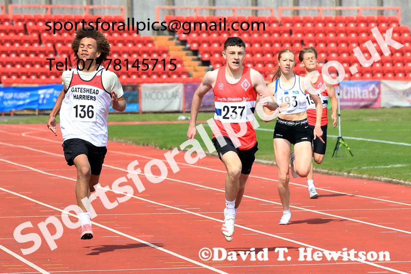 300 metres, 2024 Gateshead Tartan Games.  Photo: David T. Hewitson/Sports for All Pics
